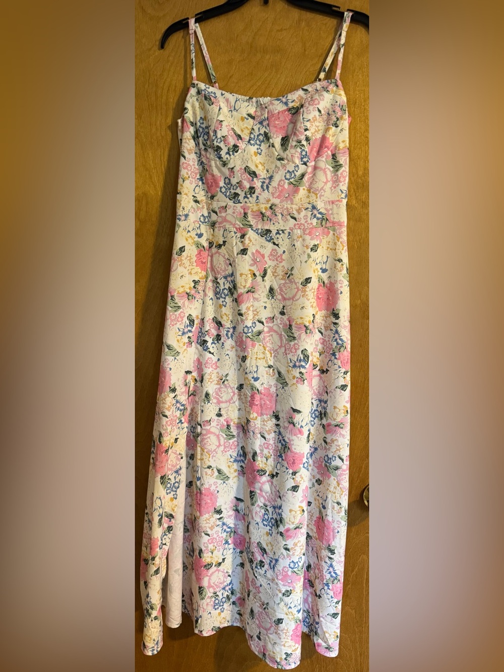 Size S. White dress with floral print maxi